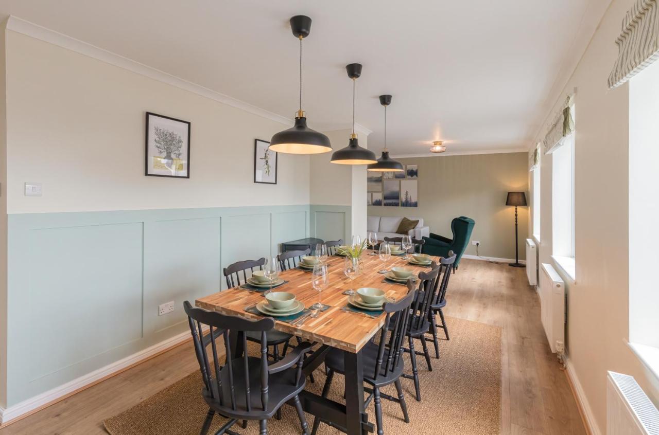 4 Bed City House With Private Garden And Parking Winchester Exteriér fotografie