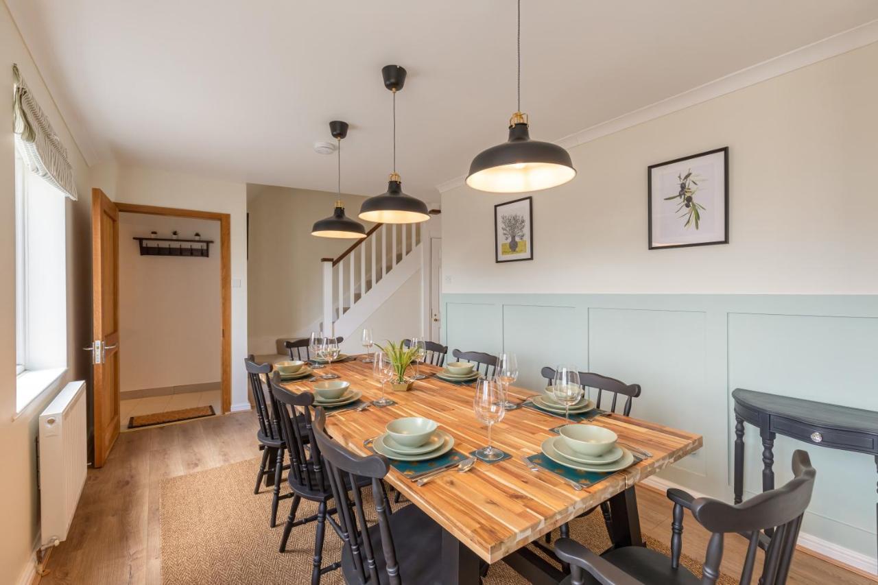 4 Bed City House With Private Garden And Parking Winchester Exteriér fotografie